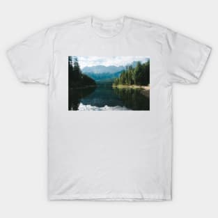 Looks like Canada II - Landscape Photography T-Shirt